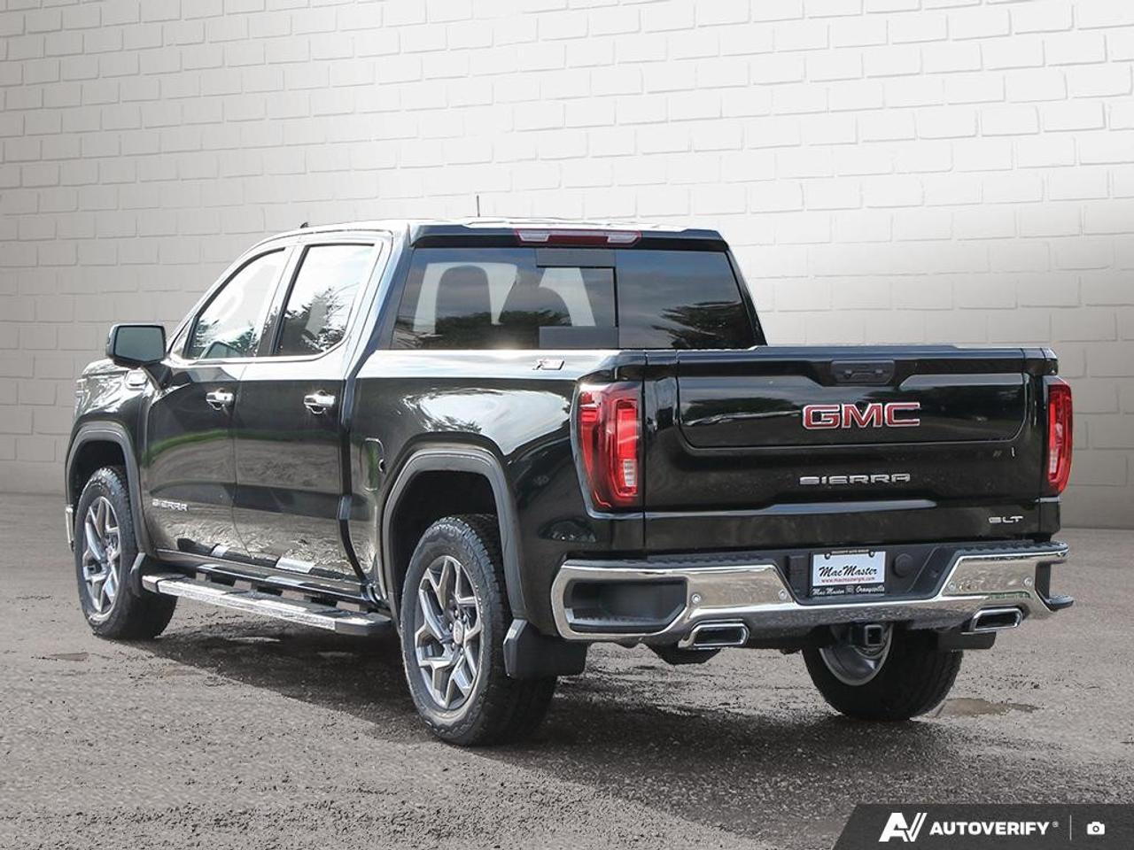 2026 GMC Sierra 1500 Crew Cab Short Box 4-Wheel Drive SLT Photo