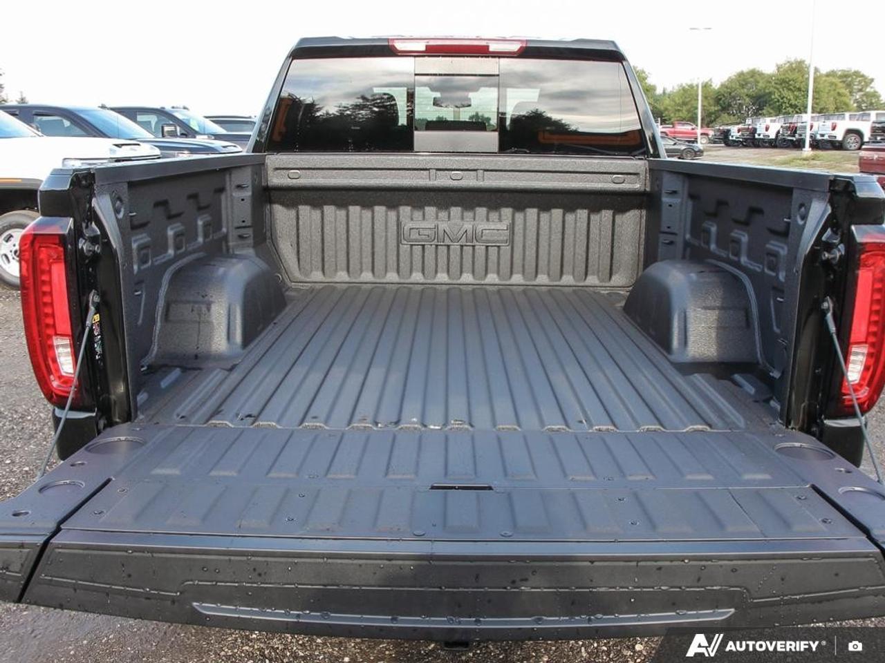 2026 GMC Sierra 1500 Crew Cab Short Box 4-Wheel Drive SLT Photo