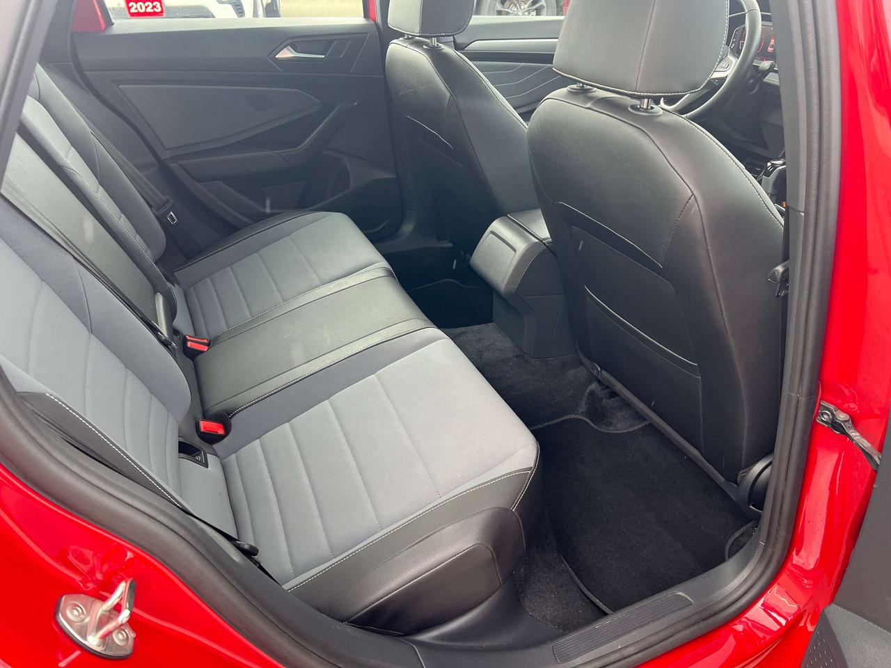 2025 Volkswagen Jetta Comfortline Sport *SUN *LTHR *PWR SEAT *HEAT SEATS Photo