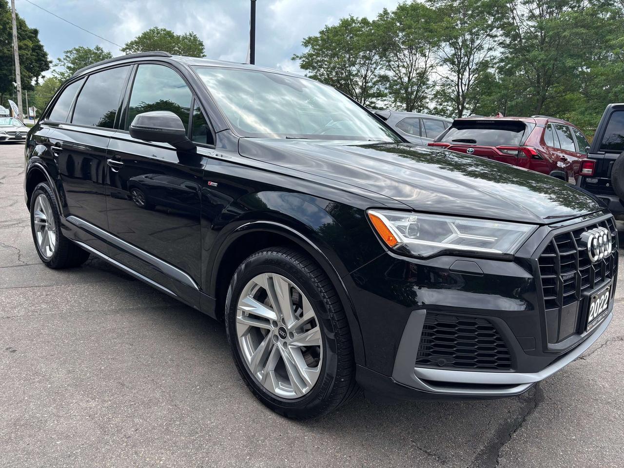 2022 Audi Q7 55 Komfort Clean CARFAX Navigation Panoramic Sunro Photo3