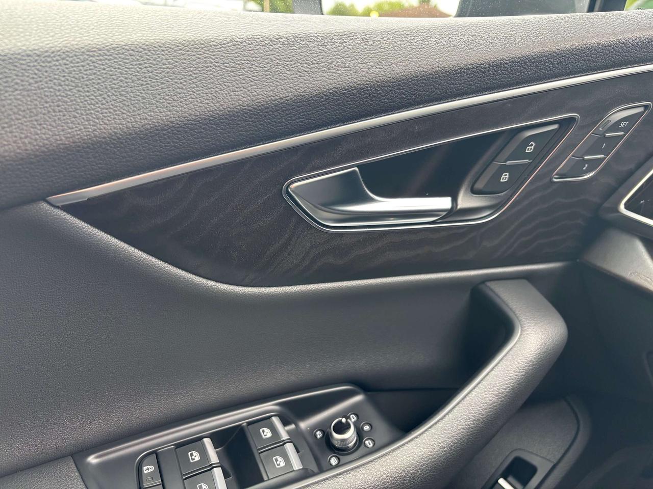 2022 Audi Q7 55 Komfort Clean CARFAX Navigation Panoramic Sunro Photo