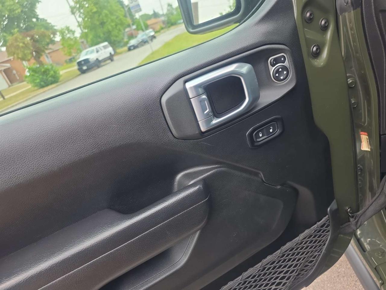2022 Jeep Wrangler Willys 4x4 * 1 OWNER / BLIND SPOT ASSIST / CARPLAY / CAMERA / LED Photo
