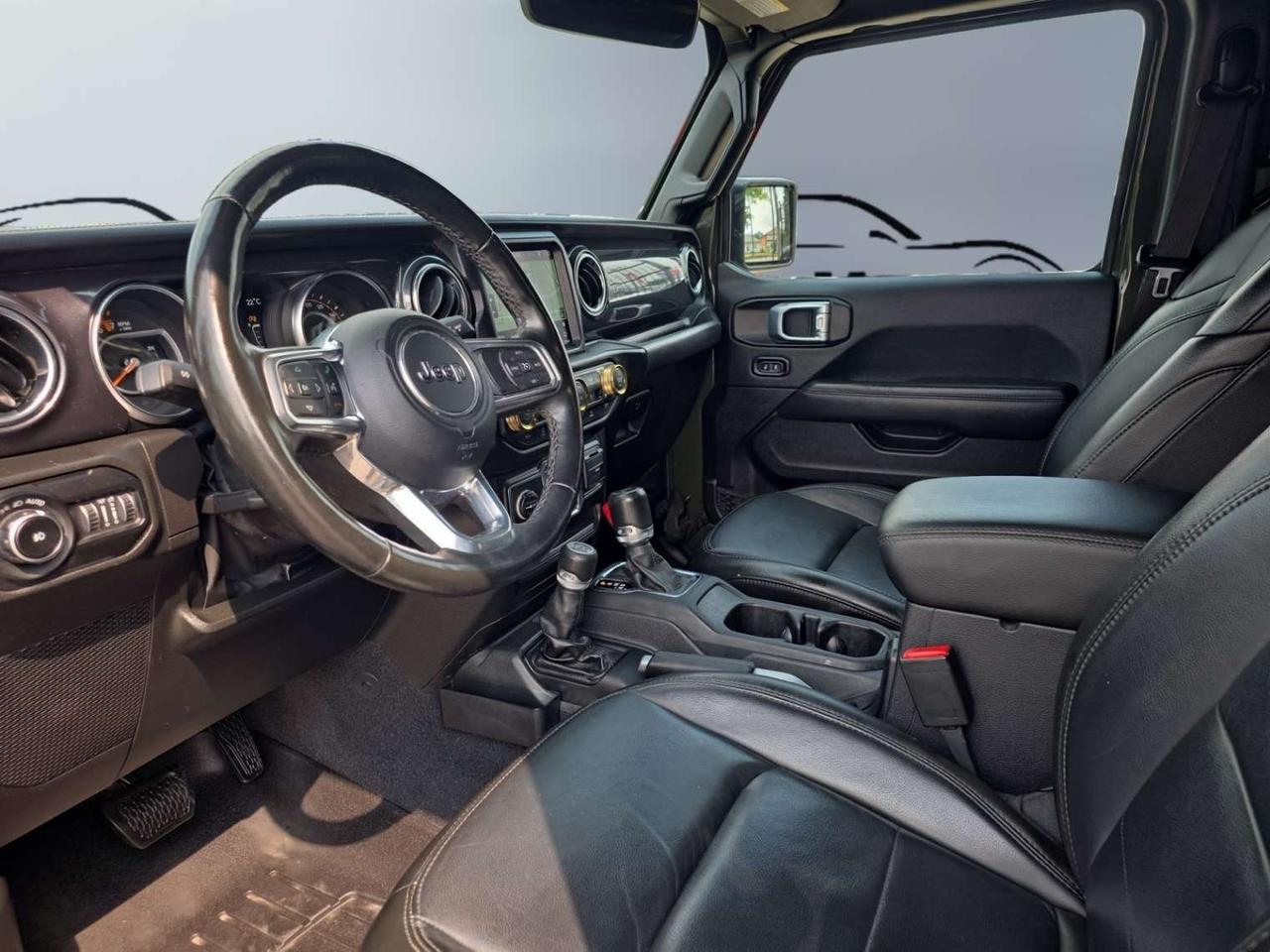 2022 Jeep Wrangler Unlimited Sahara Altitude SKY ONE-TUCH ROOF TOP * 1 OWNER / ALPINE SOUND Photo