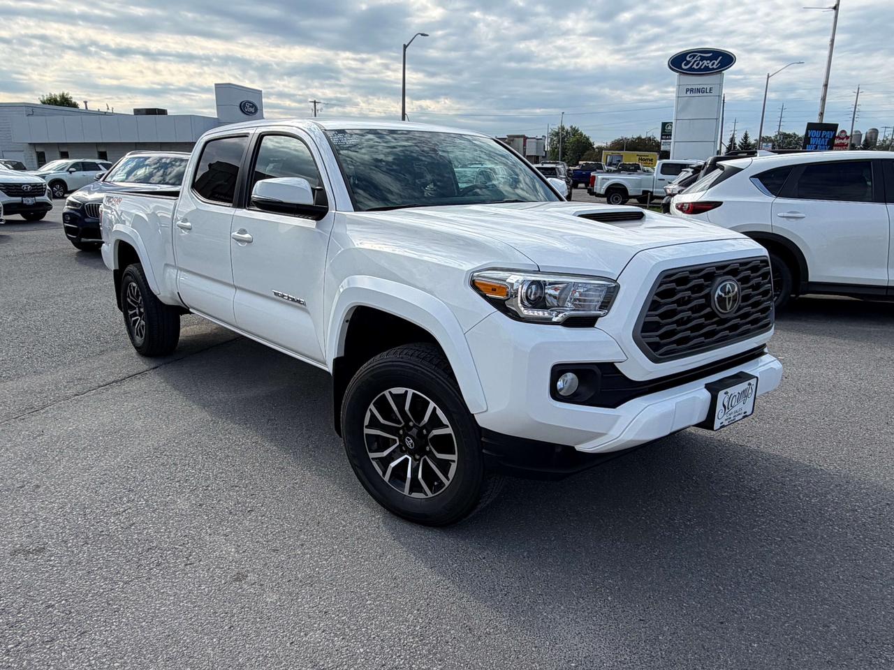 2023 Toyota Tacoma ** CALL NAPANEE 613*354*2100 Photo
