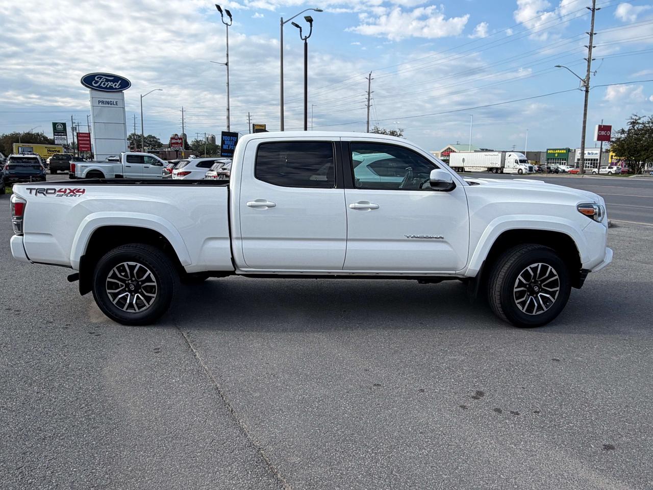 2023 Toyota Tacoma ** CALL NAPANEE 613*354*2100 Photo