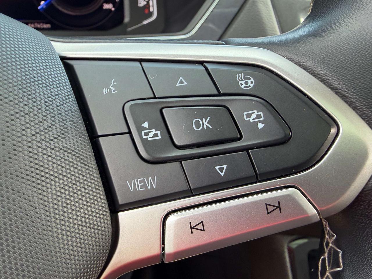 2022 Volkswagen Tiguan COMFORTLINE/LEATHER/PWR ROOF/CALL NAPANEE Photo