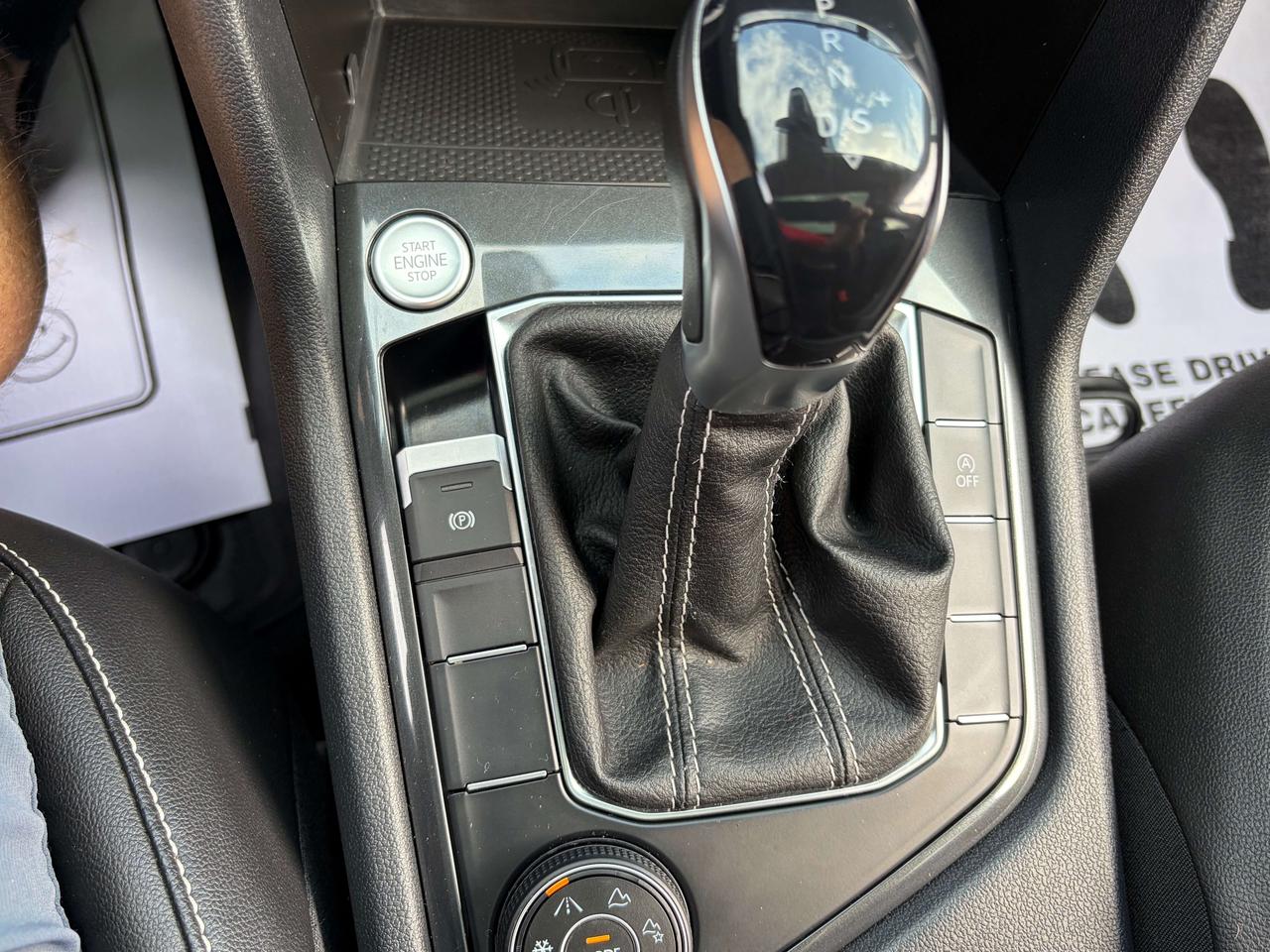 2022 Volkswagen Tiguan COMFORTLINE/LEATHER/PWR ROOF/CALL NAPANEE Photo