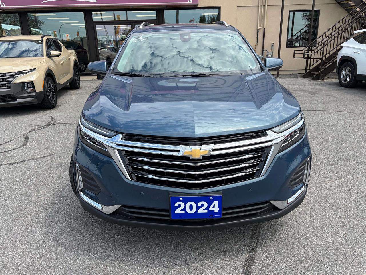 2024 Chevrolet Equinox Premier **CALL BELLEVILLE@613-961-8848** Photo