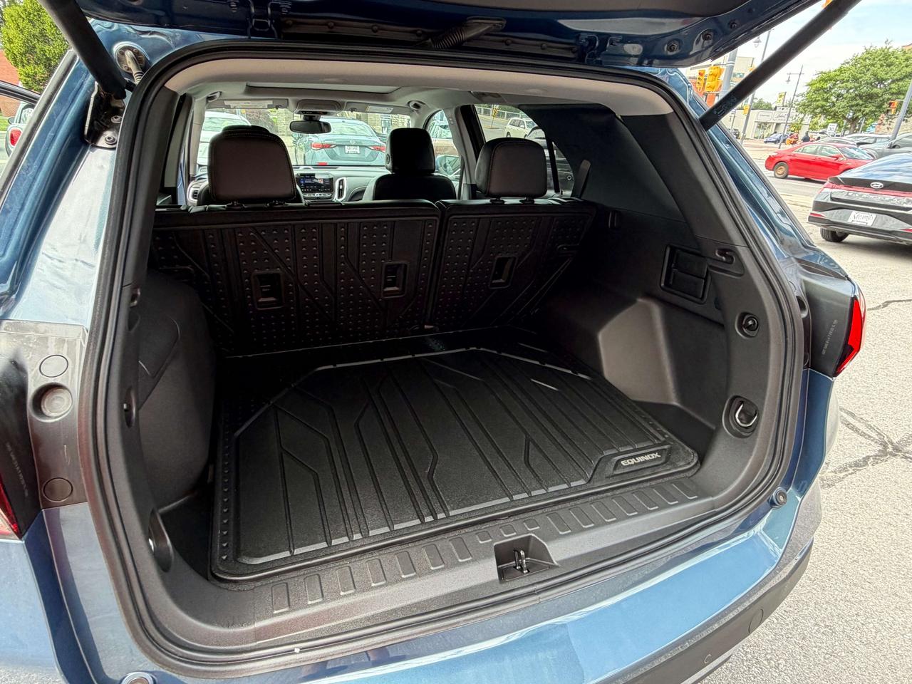 2024 Chevrolet Equinox Premier **CALL BELLEVILLE@613-961-8848** Photo