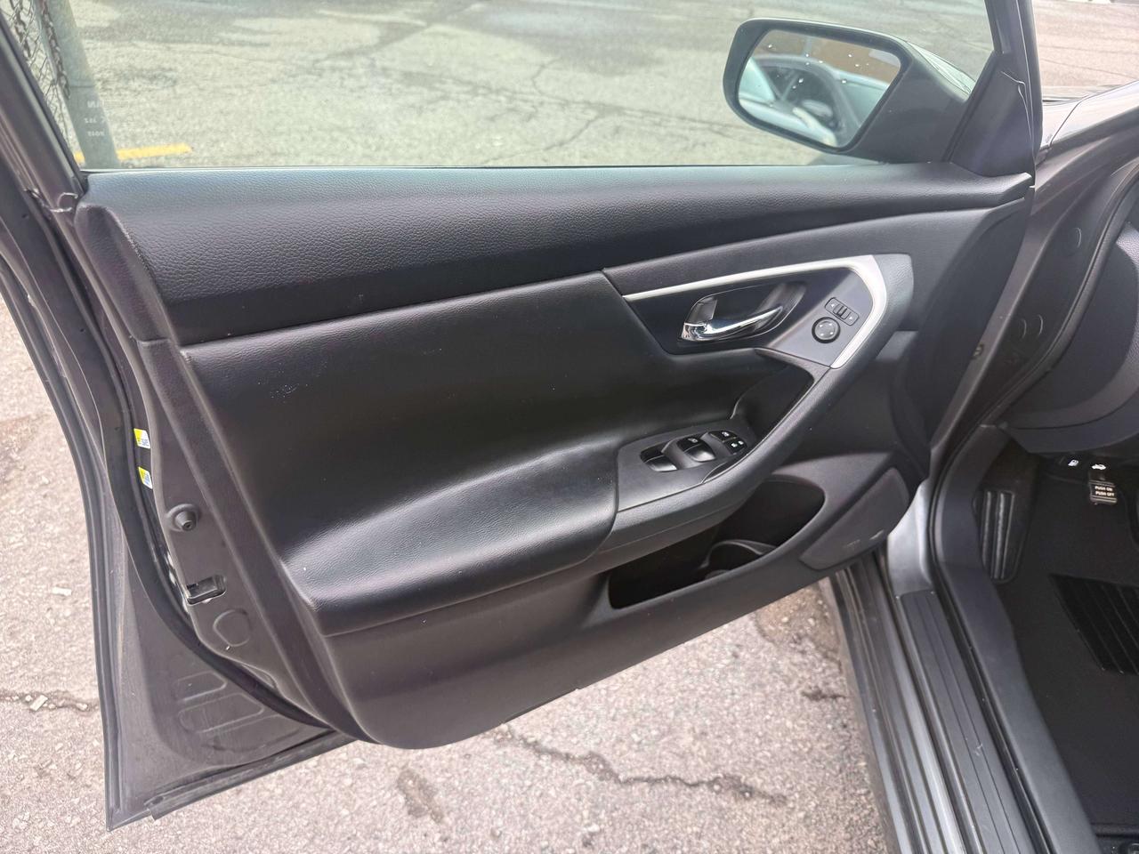 2017 Nissan Altima *** BLOWOUT SALE *** Photo
