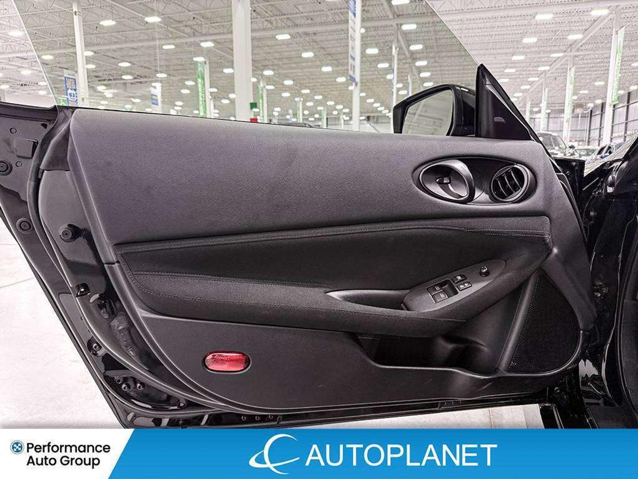 2024 Nissan Z Sport, Back Up Cam, Apple Carplay, 400 HP! Photo