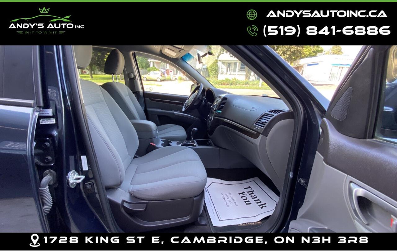 2012 Hyundai Santa Fe AWD ! V6 3.5L ! NO ACCIDNETS GLS AWD ! V6 3.5L ! NO ACCIDNETS Photo