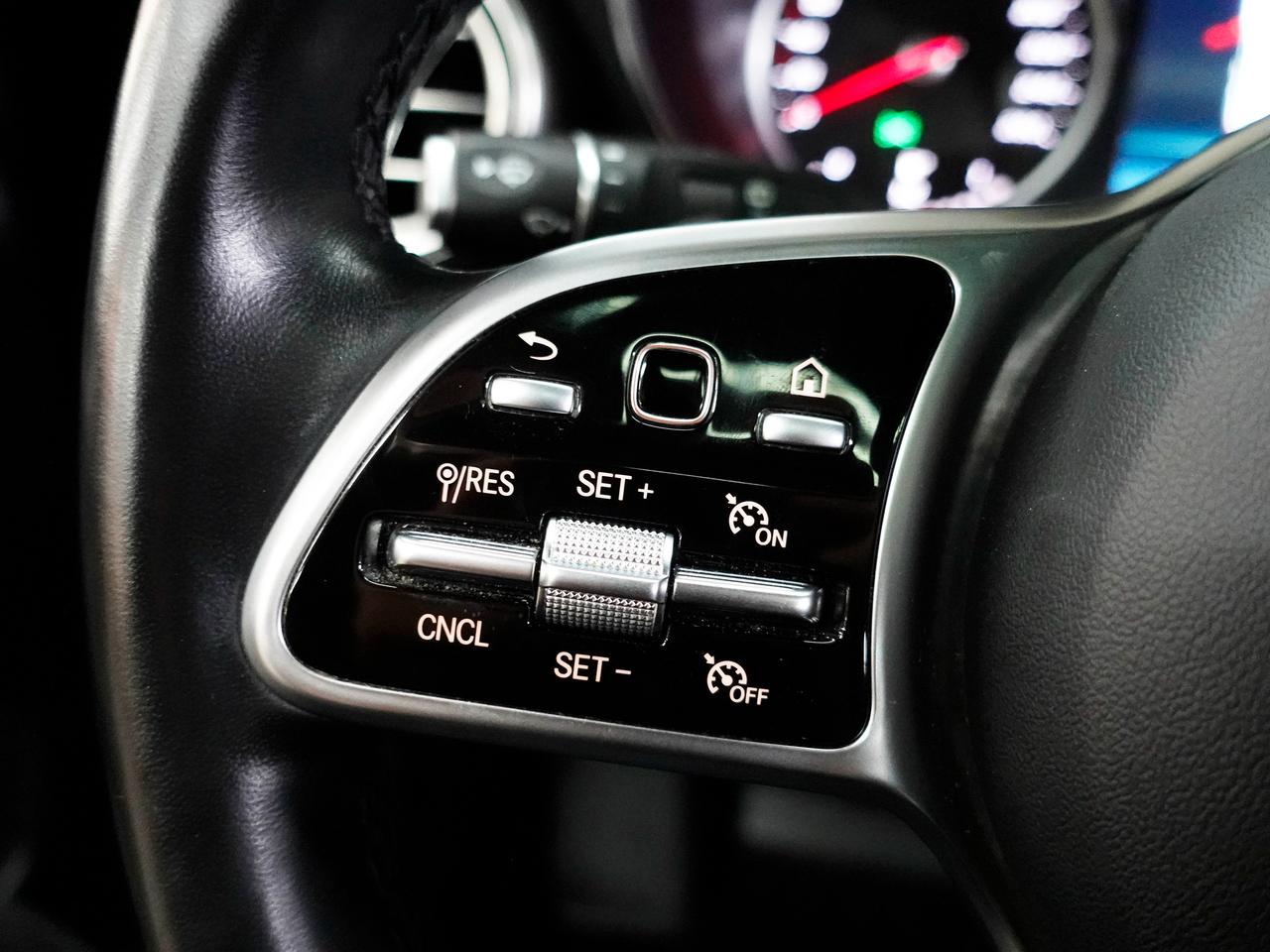 2021 Mercedes-Benz GLC-Class 300 4MATIC | AMG Pkg | Nav | Panoroof | CarPlay Photo