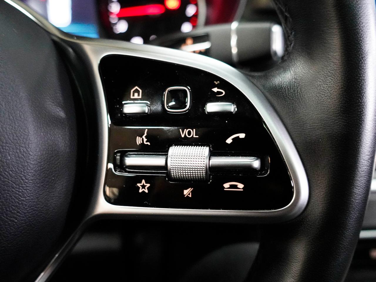 2021 Mercedes-Benz GLC-Class 300 4MATIC | AMG Pkg | Nav | Panoroof | CarPlay