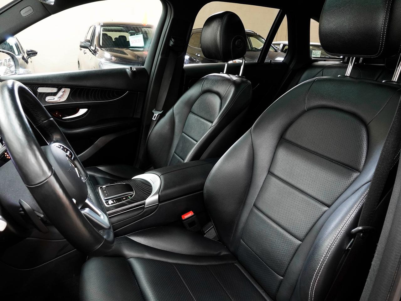 2021 Mercedes-Benz GLC-Class 300 4MATIC | AMG Pkg | Nav | Panoroof | CarPlay Photo