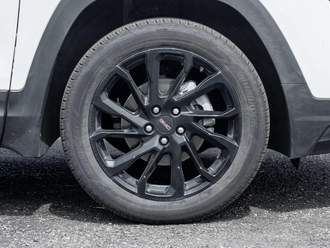 2024 GMC Terrain SLE AWD   Elevation Pkg   Safety Pkg   19" Alloys Photo