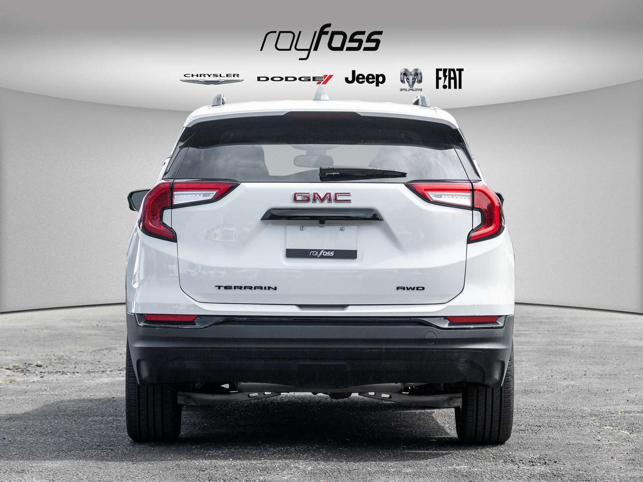 2024 GMC Terrain SLE AWD   Elevation Pkg   Safety Pkg   19" Alloys Photo