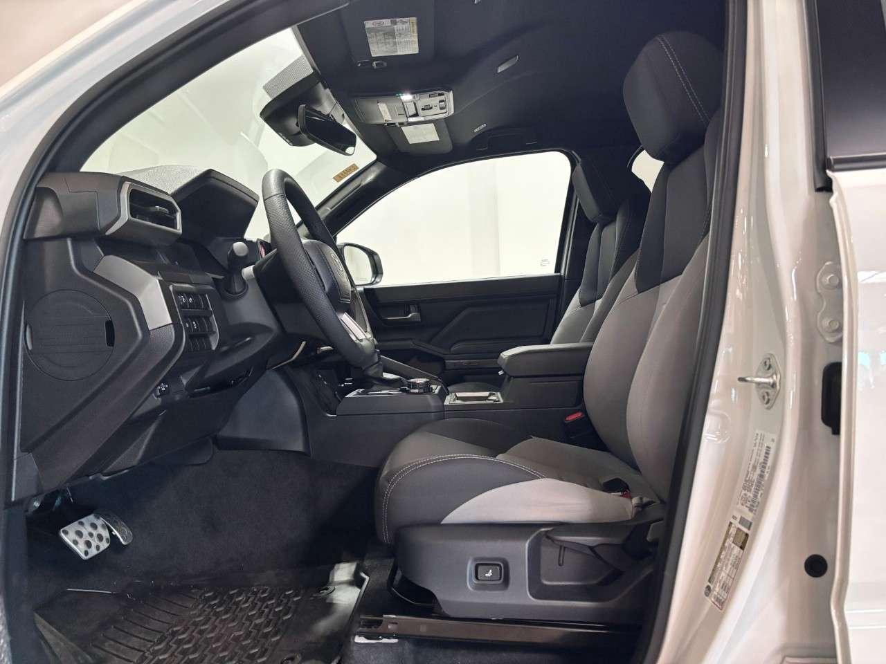 2025 Toyota Tacoma 4x4 Double Cab Auto Photo
