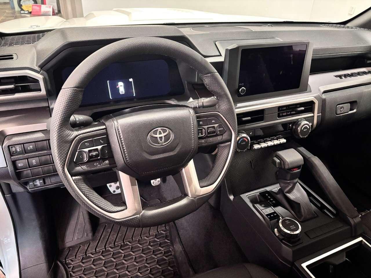 2025 Toyota Tacoma 4x4 Double Cab Auto Photo
