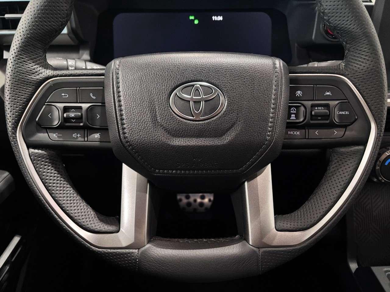 2025 Toyota Tacoma 4x4 Double Cab Auto Photo