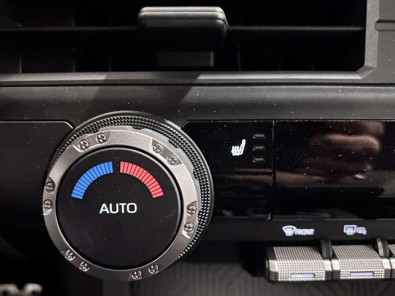2025 Toyota Tacoma 4x4 Double Cab Auto Photo