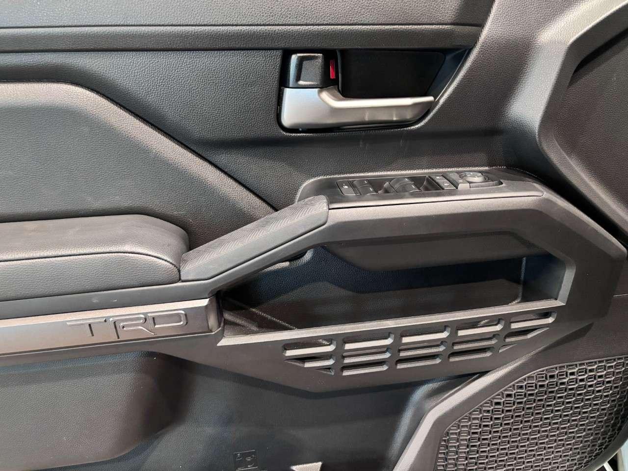 2025 Toyota Tacoma 4x4 Double Cab Auto Photo