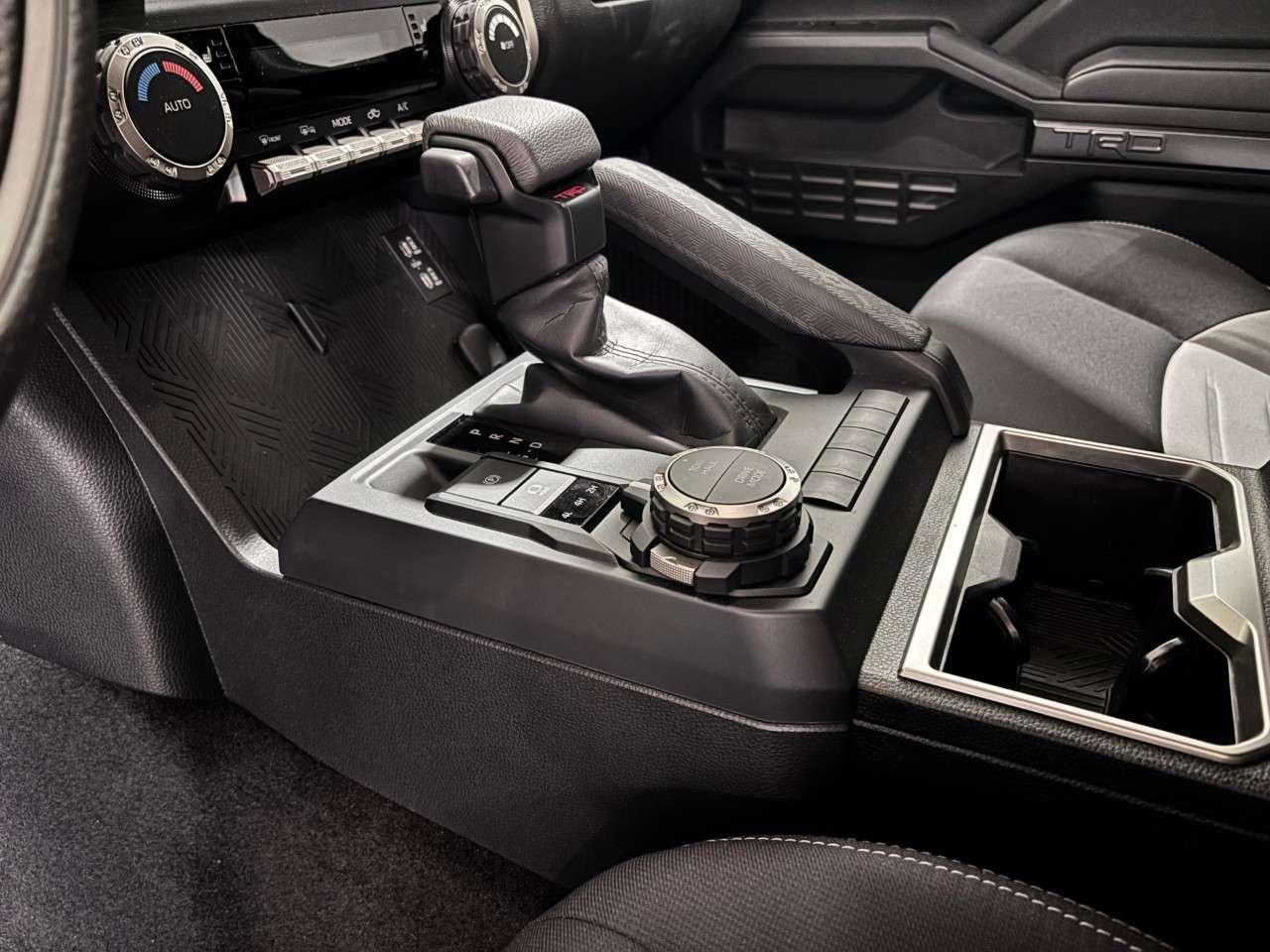 2025 Toyota Tacoma 4x4 Double Cab Auto Photo