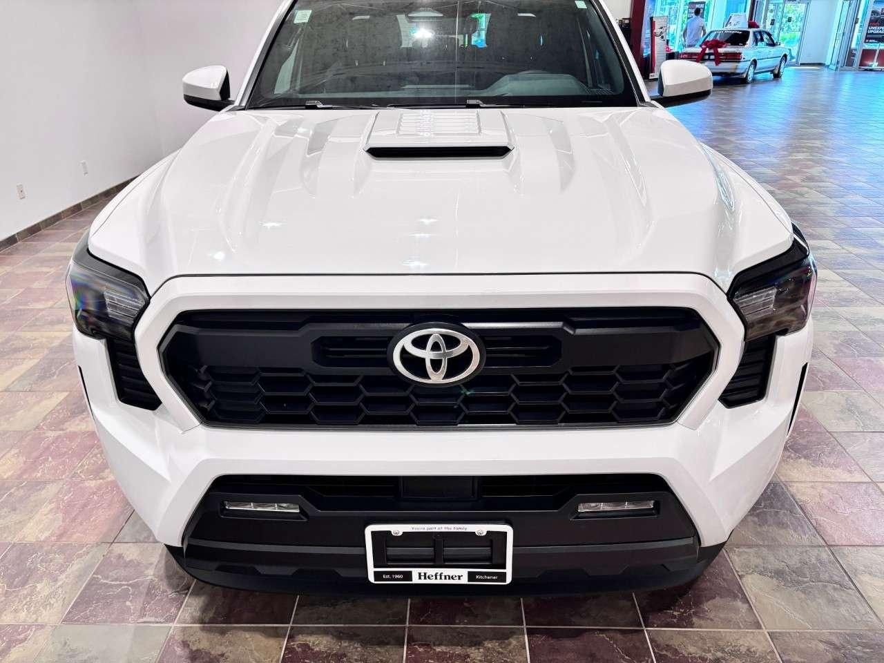 2025 Toyota Tacoma 4x4 Double Cab Auto Photo