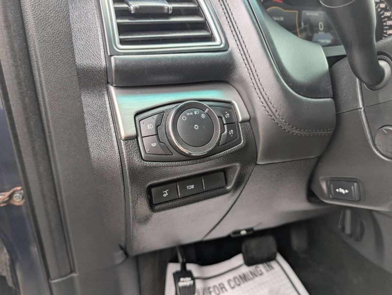 2017 Ford Explorer Platinum AWD NAV LEATHER PANOROOF CAMERA Photo