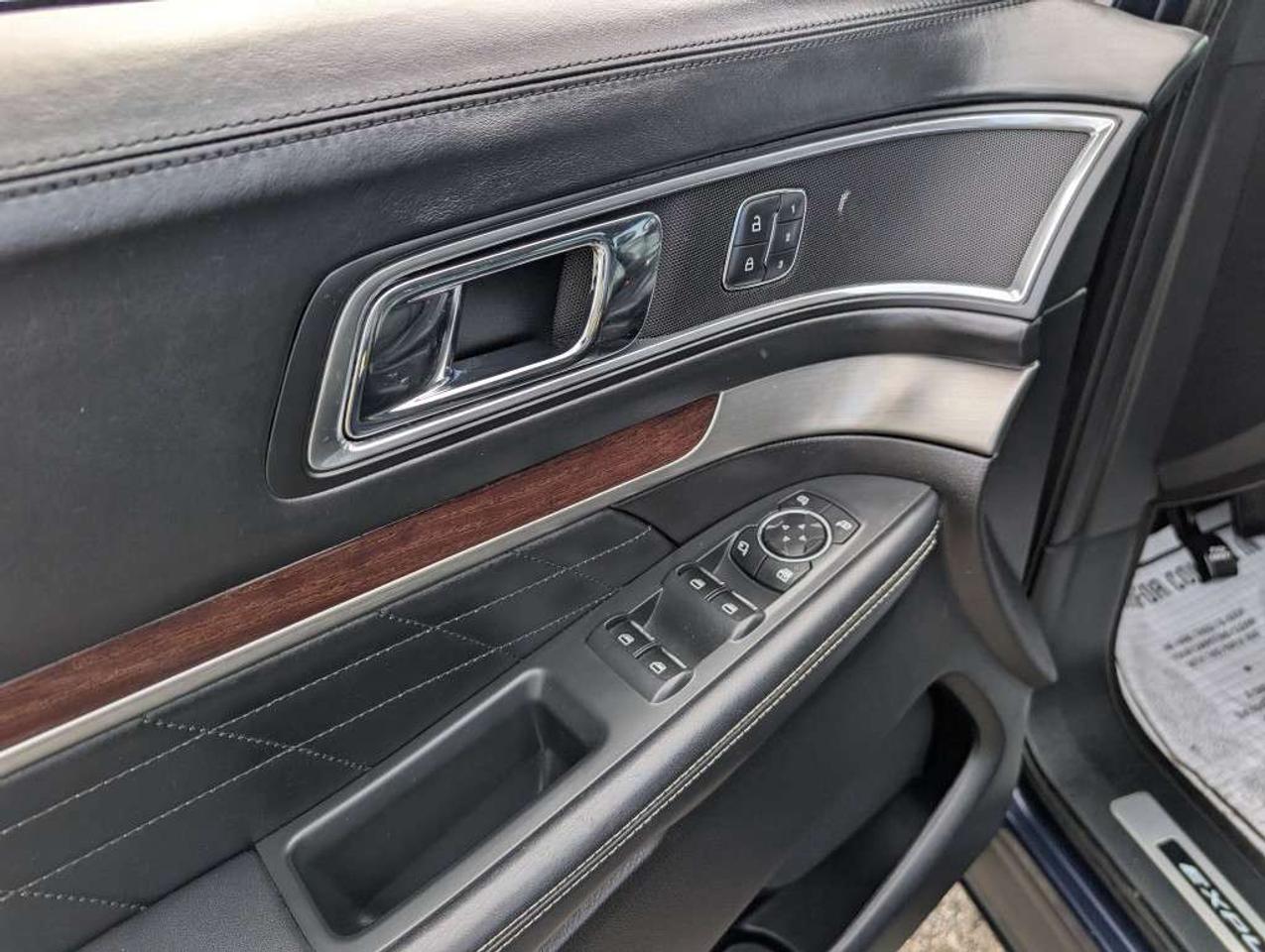 2017 Ford Explorer Platinum AWD NAV LEATHER PANOROOF CAMERA Photo