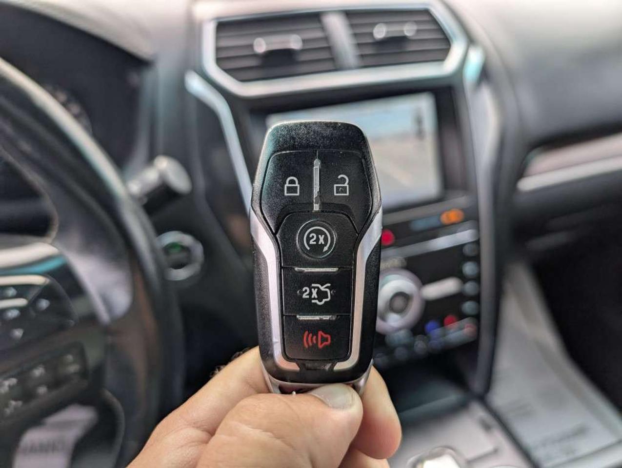 2017 Ford Explorer Platinum AWD NAV LEATHER PANOROOF CAMERA Photo