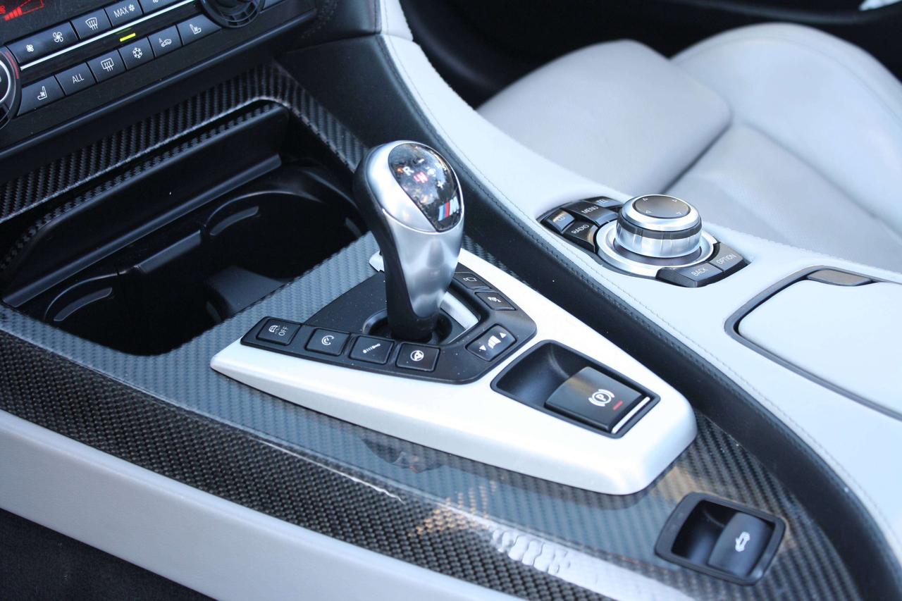 2012 BMW M6 V8 / 550 HP / Convertible / Leather Photo