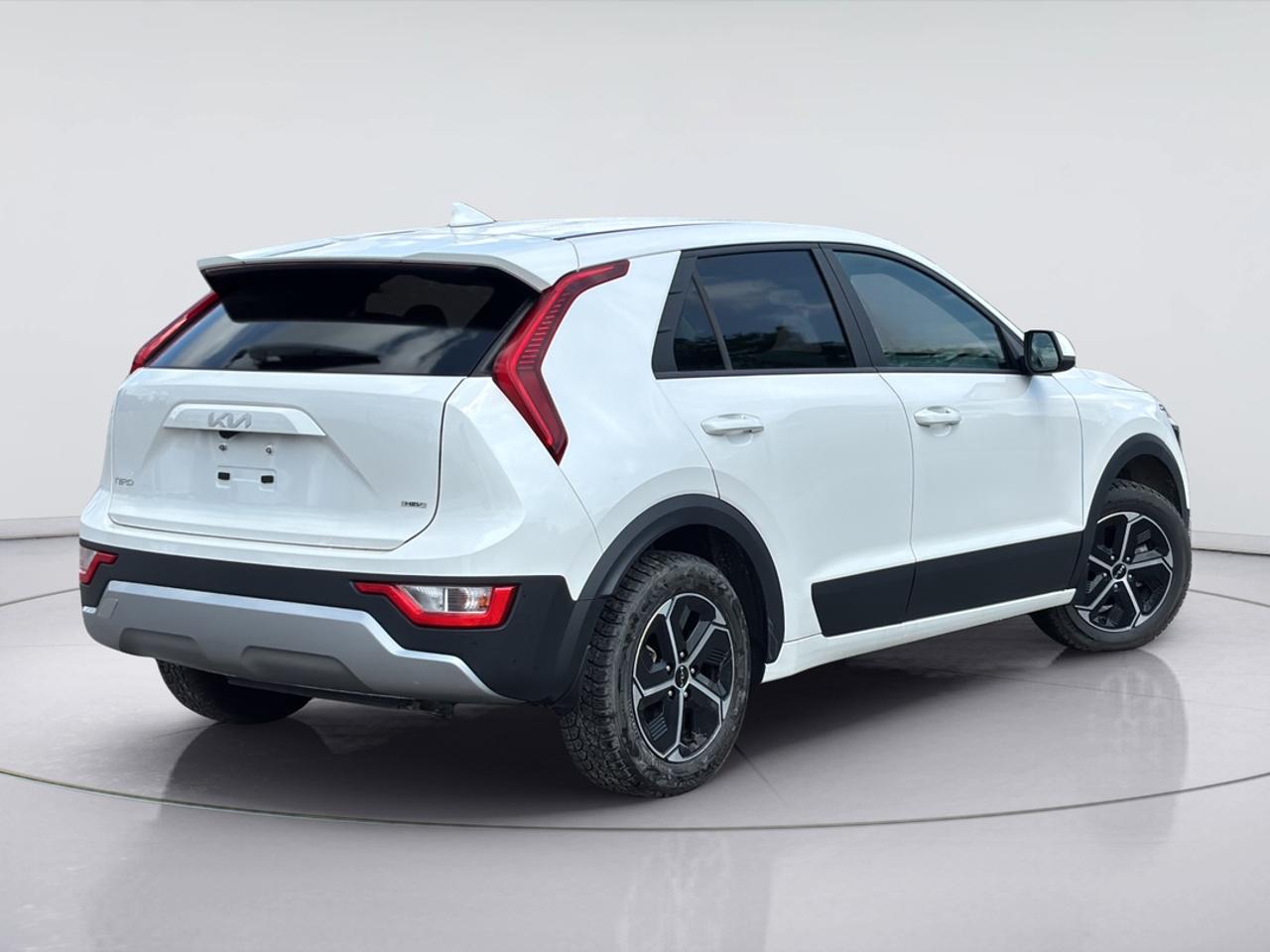 2025 Kia NIRO LX FWD Photo4