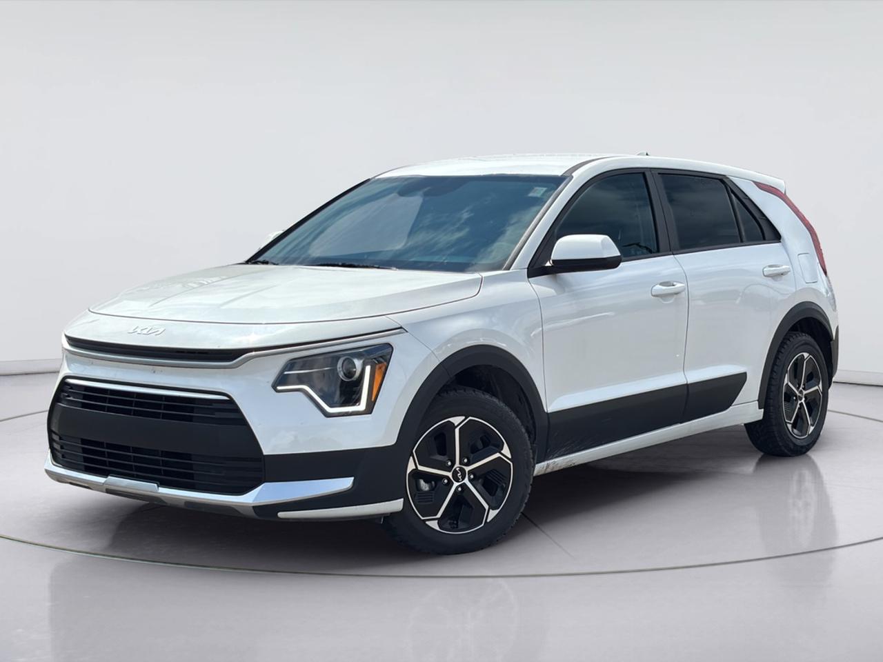 2025 Kia NIRO LX FWD Photo0