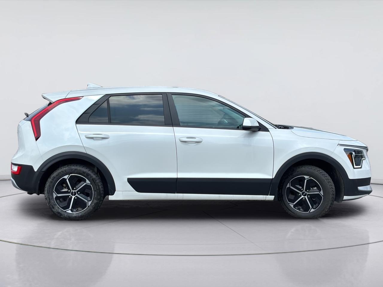 2025 Kia NIRO LX FWD Photo