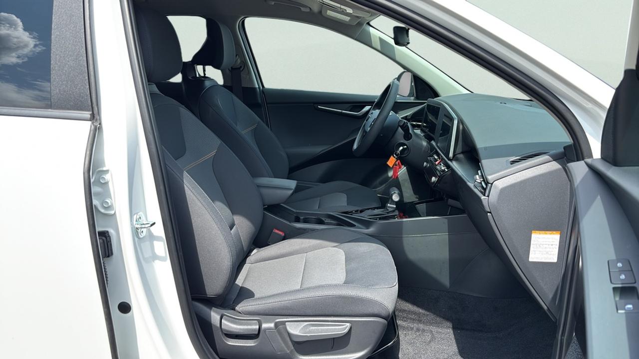 2025 Kia NIRO LX FWD Photo
