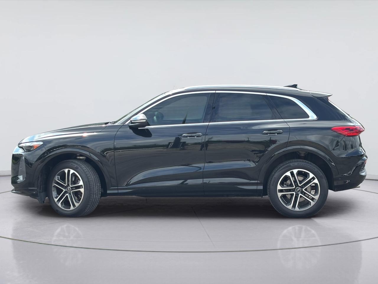 2025 Audi Q5 Quattro Photo1