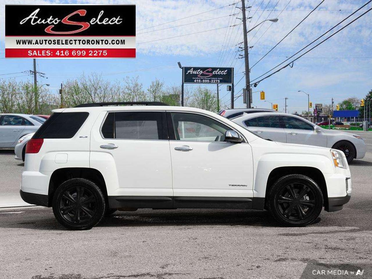 2017 GMC Terrain SLE-2 AWD - Well Maintained - Backup Cam - Clean Carfax Photo2