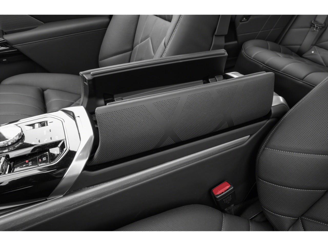 2026 BMW 7 Series 750e xDrive Sedan Photo