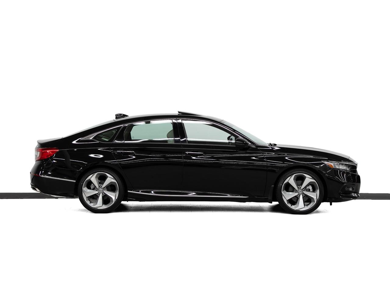 2019 Honda Accord TOURING | Nav | Leather | Sunroof | BSM | CarPlay