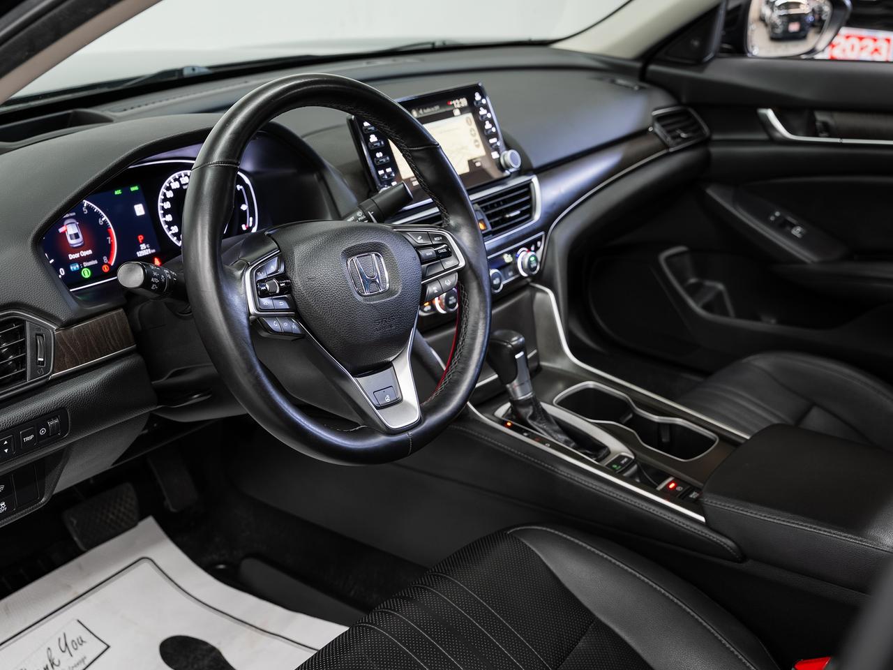 2019 Honda Accord TOURING | Nav | Leather | Sunroof | BSM | CarPlay Photo