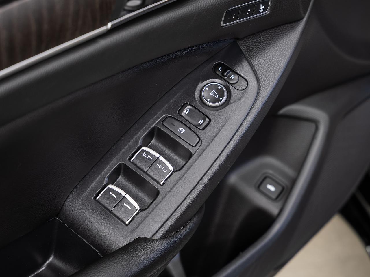 2019 Honda Accord TOURING | Nav | Leather | Sunroof | BSM | CarPlay Photo