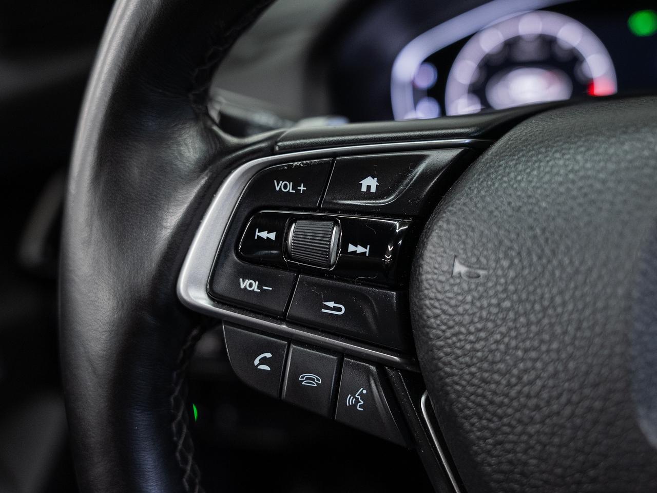 2019 Honda Accord TOURING | Nav | Leather | Sunroof | BSM | CarPlay Photo