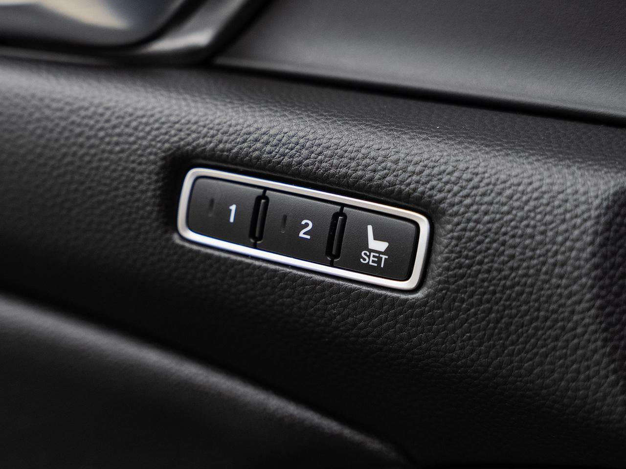 2019 Honda Accord TOURING | Nav | Leather | Sunroof | BSM | CarPlay Photo