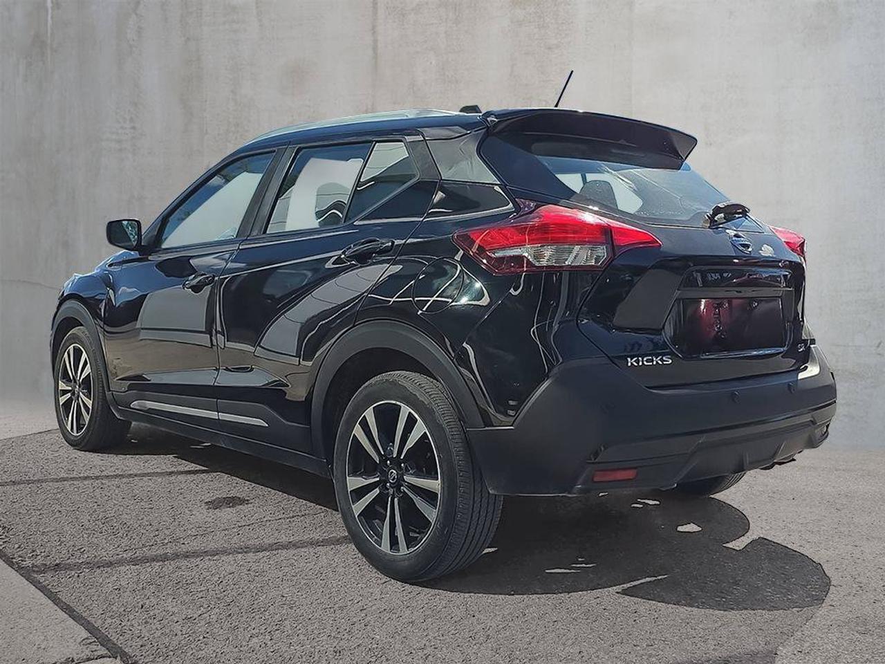 2020 Nissan Kicks SR Photo5