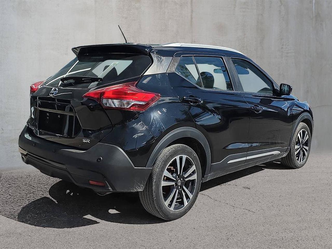 2020 Nissan Kicks SR Photo