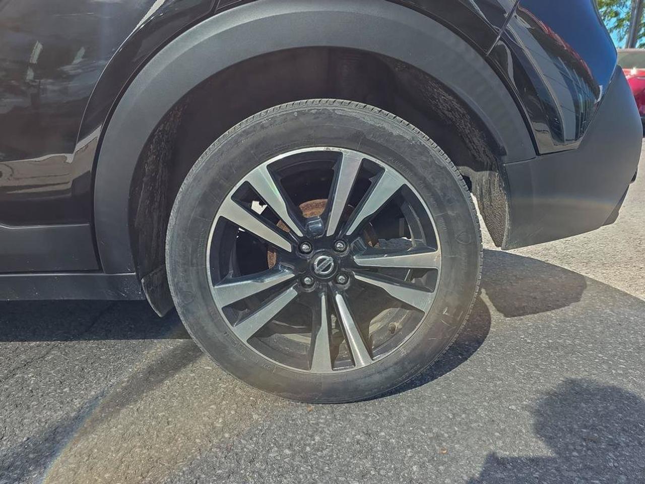 2020 Nissan Kicks SR Photo