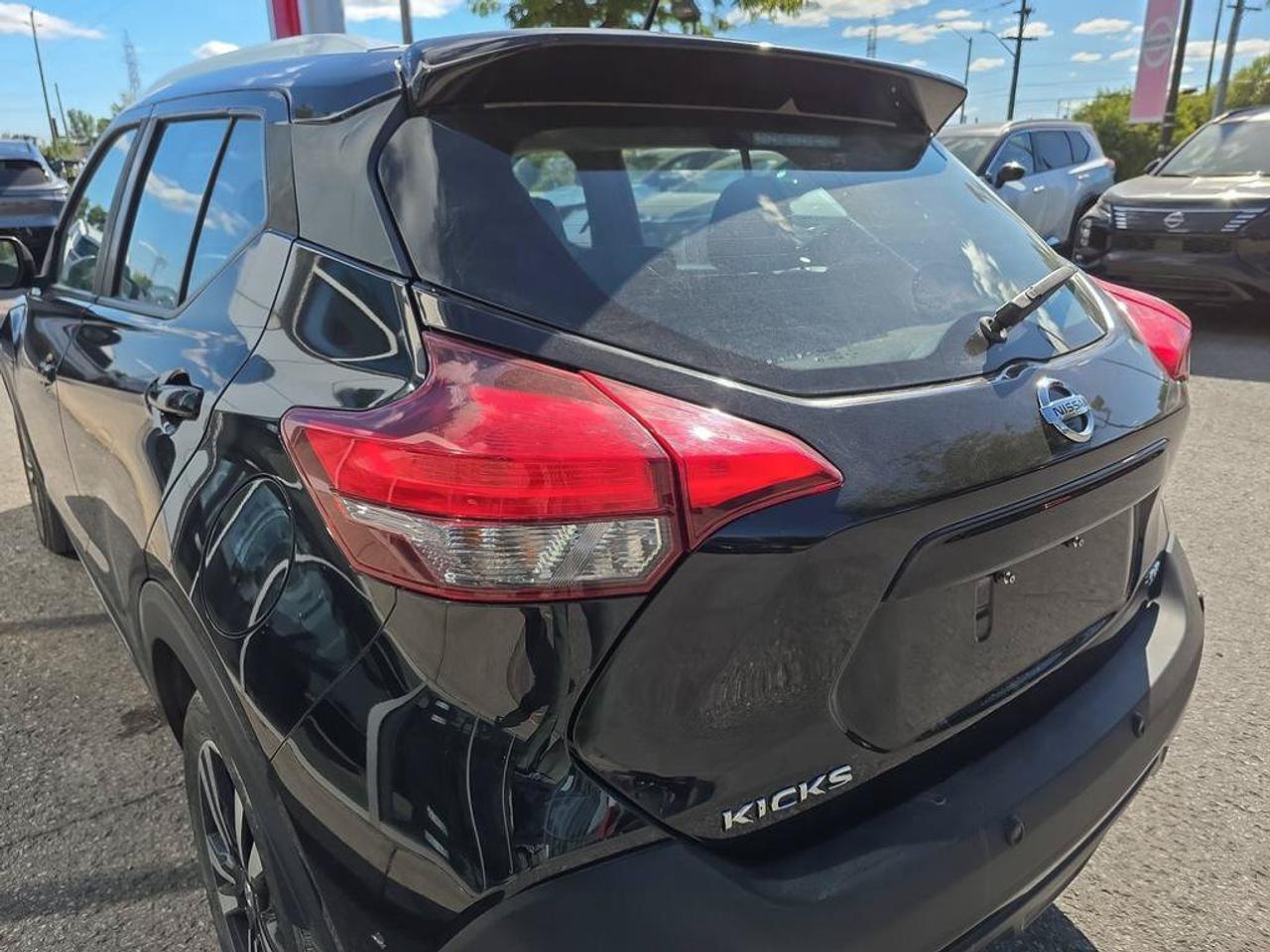 2020 Nissan Kicks SR Photo