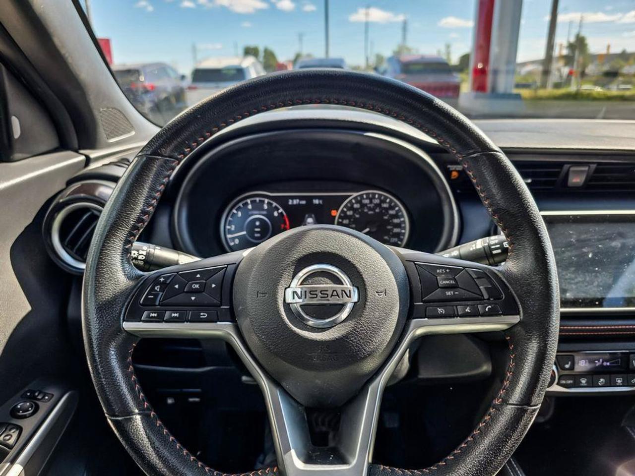 2020 Nissan Kicks SR Photo