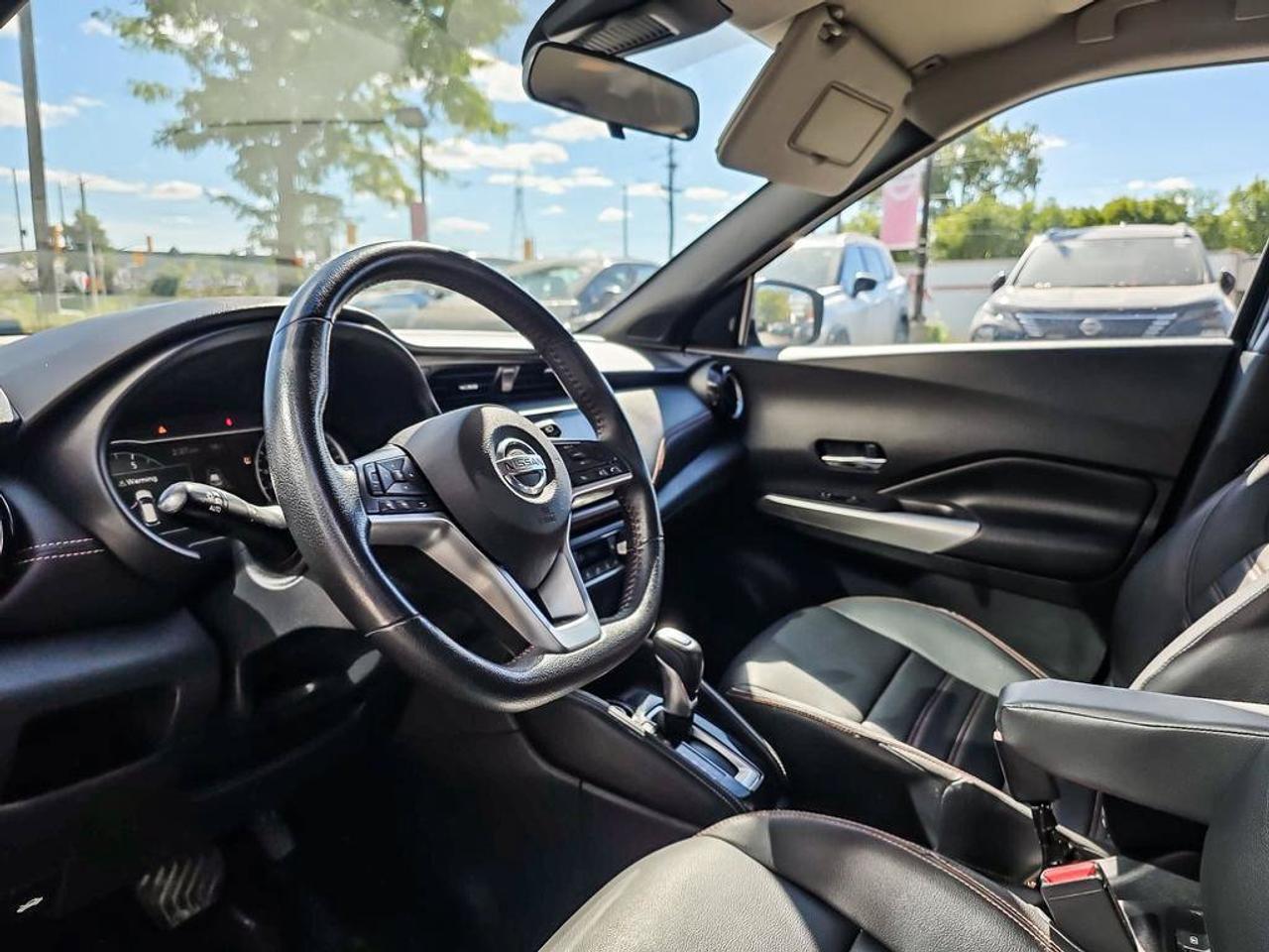 2020 Nissan Kicks SR Photo